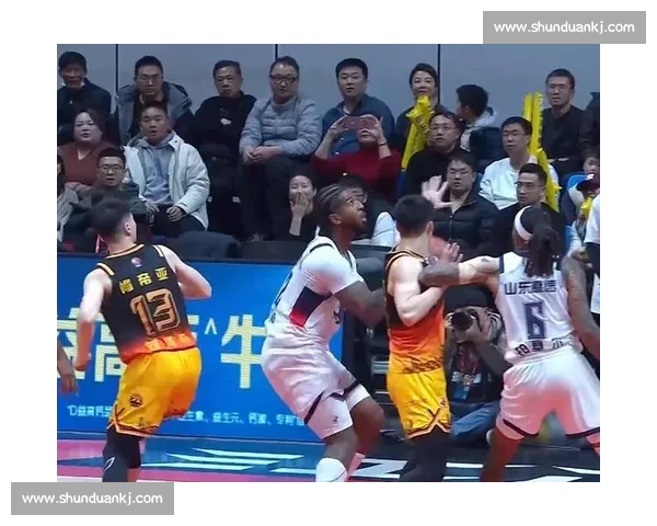 攻防博弈与关键时刻解析一场经典篮球对决全景回顾战术复盘精彩瞬间 - 副本